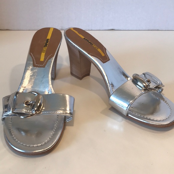 Never Worn Manas Design Silver Sandals Size 10 - Picture 1 of 5